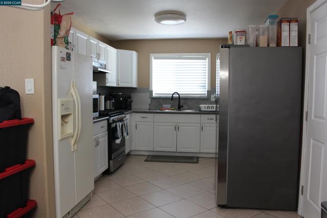2956 Mckenzie Dr, Richmond CA: https://media.crmls.org/mediaz/a66eecd5-e981-4560-b225-55ae3695c882.jpg