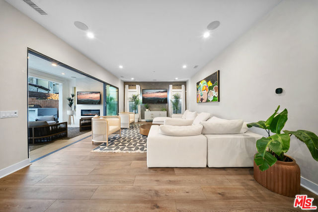 20643 W Wood Rose Court, Porter Ranch CA: https://media.crmls.org/mediaz/a66f477c-2f09-4702-b964-b16c55f521b8.jpg