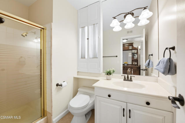 20027 Hiawatha Street, Chatsworth CA: https://media.crmls.org/mediaz/a670bef9-b50a-4618-9ce7-0b10fd40bcdf.jpg