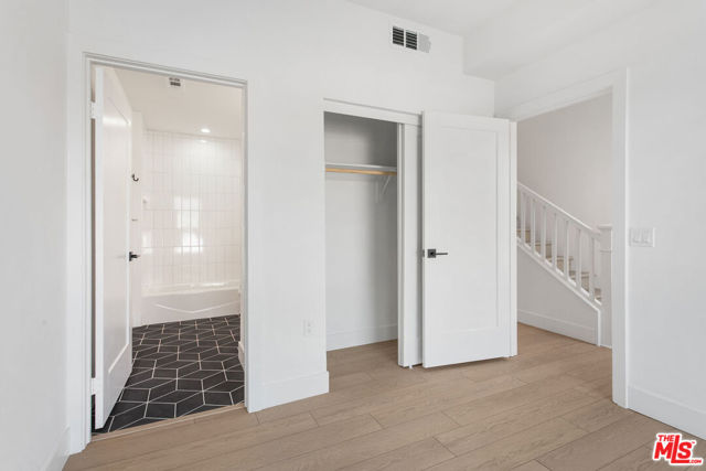 11220 Victory Boulevard, North Hollywood CA: https://media.crmls.org/mediaz/a670e47d-91ed-4c86-bcef-3231194e9a22.jpg