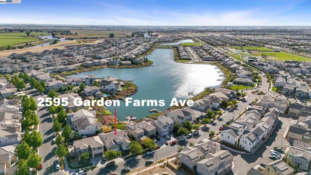 2595 Garden Farms Ave, Lathrop CA: https://media.crmls.org/mediaz/a6710beb-f920-4760-a310-7468c075bb31.jpg