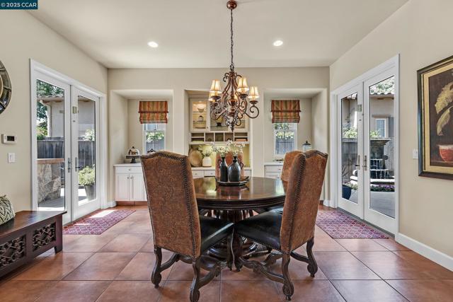 2222 Creekview Pl, Danville CA: https://media.crmls.org/mediaz/a67114fe-a05d-461c-b2b0-caf351d6e41e.jpg