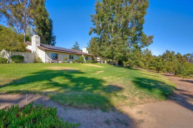 2183 Lundy Lake Dr, Escondido CA: https://media.crmls.org/mediaz/a6725cb8-92d2-4062-8976-b587c2f811b5.jpg