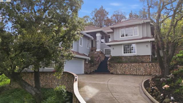 1031 Millbrook Court, Walnut Creek CA: https://media.crmls.org/mediaz/a672a678-1811-408a-9dce-bd23faf2400d.jpg