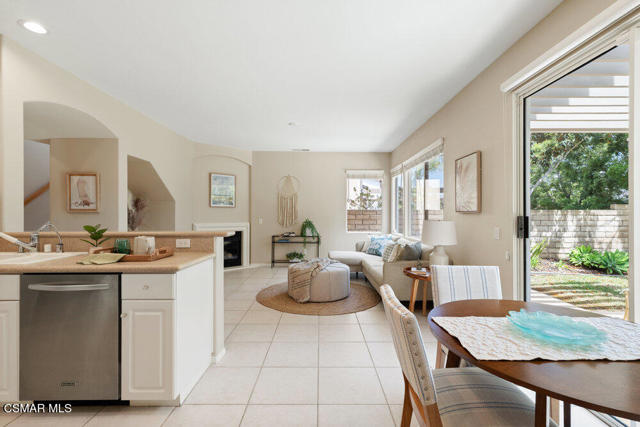 668 Camino De La Luz, Newbury Park CA: https://media.crmls.org/mediaz/a6735c72-c414-4e0b-9901-262b0b0dc63b.jpg