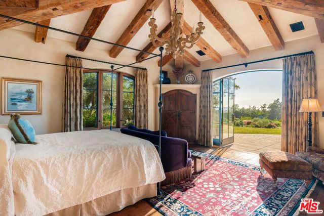 1915 Monte Alegre Drive, Carpinteria CA: https://media.crmls.org/mediaz/a67363ce-a2a4-4e33-ad23-911e8972cfce.jpg