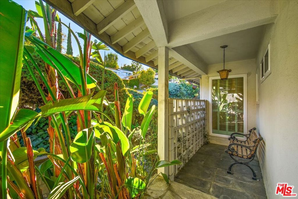 15451 Longbow DriveSherman Oaks img 3