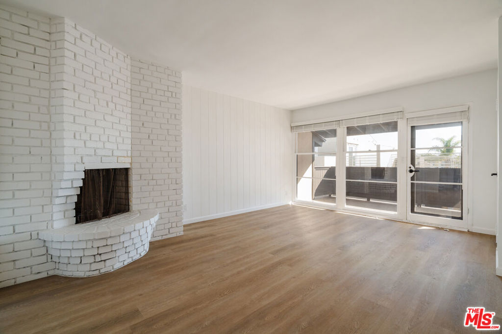 1147 Horn Avenue #4