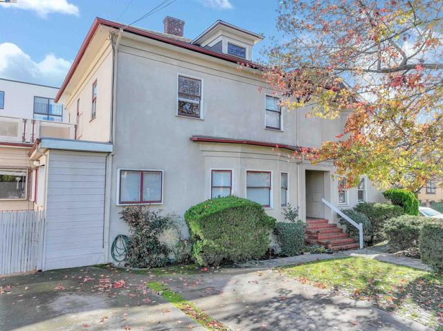 254 Perkins St., Oakland CA: https://media.crmls.org/mediaz/a6747e2d-ecd7-4cb1-a5a1-e29df85555f8.jpg