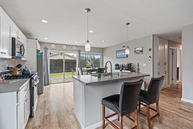 13637 Los Olivos Ave, Poway CA: https://media.crmls.org/mediaz/a674fe0d-6ff6-452b-884d-02a8d9833e0d.jpg