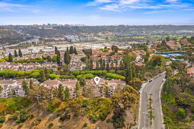 7283 Camino Degrazia, San Diego CA: https://media.crmls.org/mediaz/a6750d7d-ab43-46be-a7ea-01a0551f571d.jpg