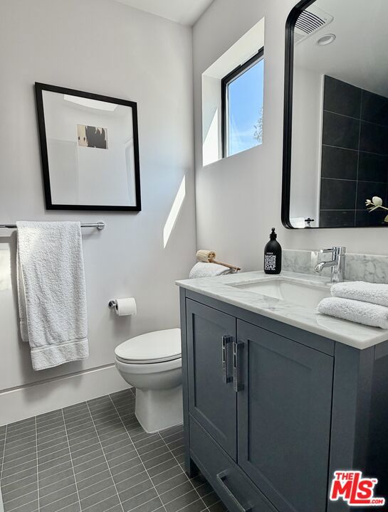 Image 36 of 44 For 3848 Vantage Avenue