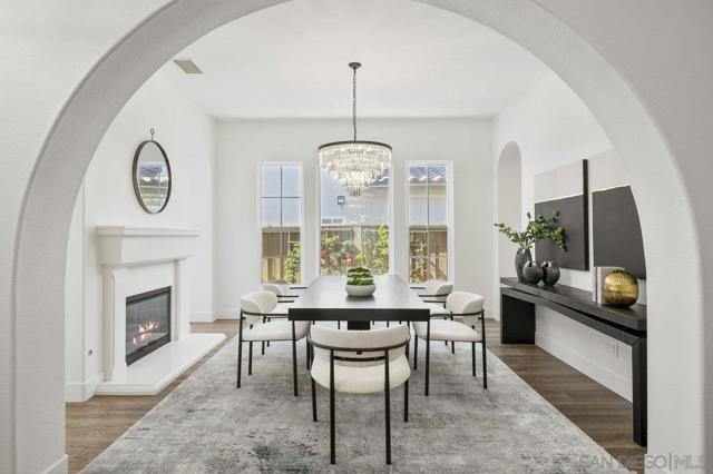11649 Thistle Hill Pl, San Diego CA: https://media.crmls.org/mediaz/a676d151-39fc-436c-bb69-e41665084020.jpg