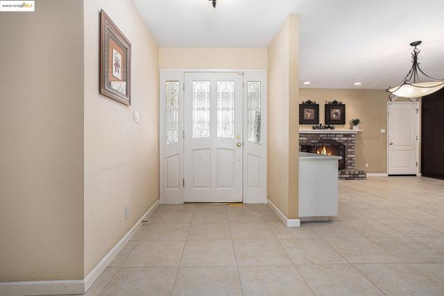 3031 Barmouth Dr, Antioch CA: https://media.crmls.org/mediaz/a6777ae9-e45d-45ed-a8c8-b36e80f4c8d2.jpg