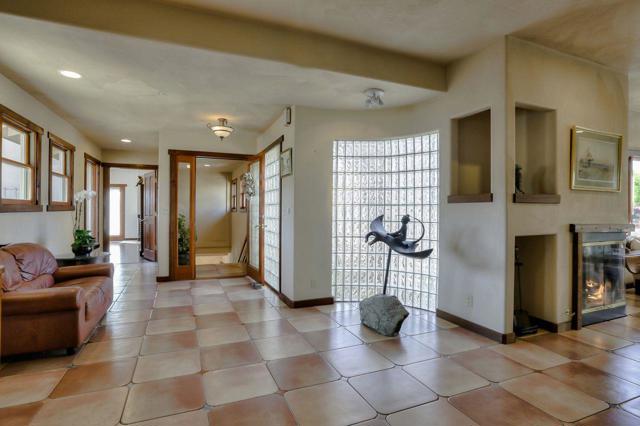 725 Correas Street, Half Moon Bay CA: https://media.crmls.org/mediaz/a677bc32-81ea-464e-87da-7550631531b1.jpg