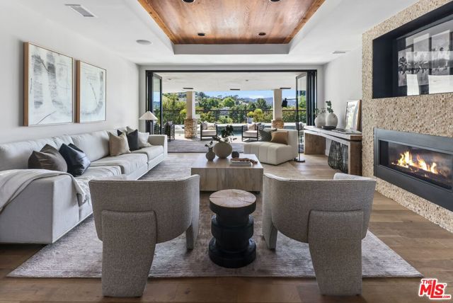 3511 Cody Road photo 1