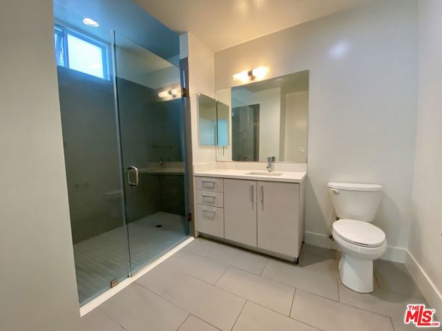 1232 N KINGS Road, West Hollywood CA: https://media.crmls.org/mediaz/a6791bdd-06b4-41c7-9d45-5a5fb0164e23.jpg