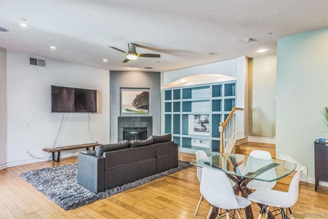 505 N Cedros, Solana Beach CA: https://media.crmls.org/mediaz/a679ccf6-7a11-4abf-99a8-f10f47fc3650.jpg