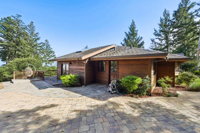 16501 Skyline Boulevard, Woodside CA: https://media.crmls.org/mediaz/a67a64a3-dcc7-474d-b1c0-3e864c98c897.jpg