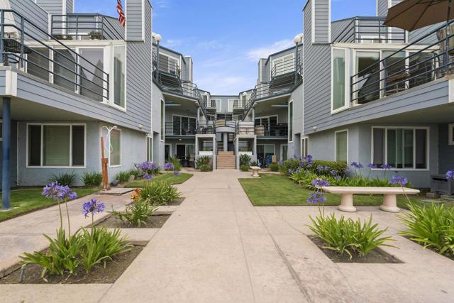 804 N The Strand, Oceanside CA: https://media.crmls.org/mediaz/a67ac039-6e61-4f9c-a142-119e41de6aa9.jpg