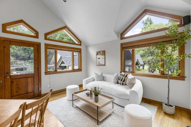 14205 Shannon Road, Los Gatos CA: https://media.crmls.org/mediaz/a67b2eed-133d-41da-a20e-b6cef2f6f026.jpg