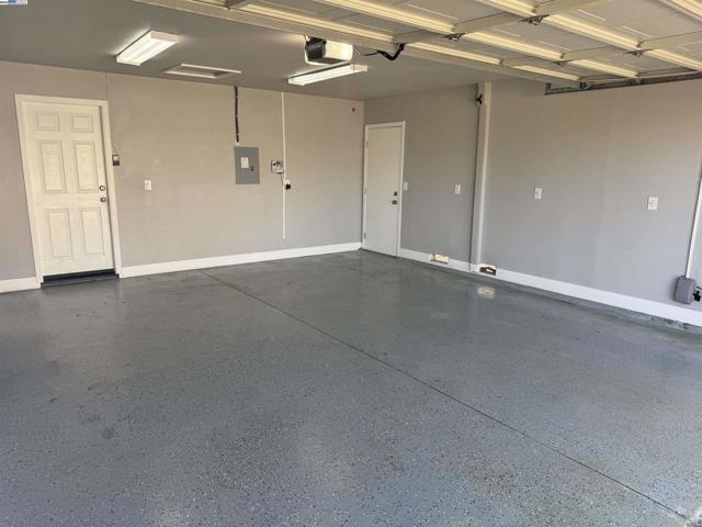 570 Daffodil Dr, Benicia CA: https://media.crmls.org/mediaz/a67b306a-7c9a-40b7-9a75-02b0a9c47956.jpg
