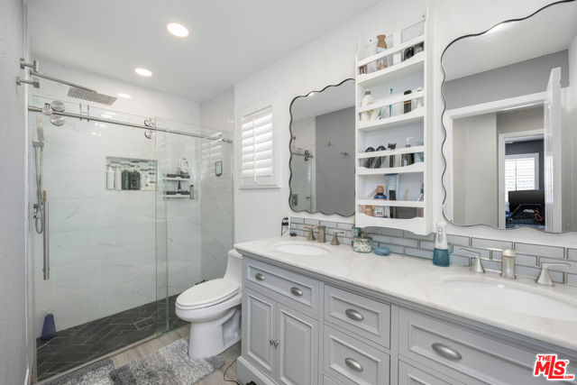 5136 Pesto Way, Oak Park CA: https://media.crmls.org/mediaz/a67cafd7-331f-4df3-b19d-146cd3f04aa0.jpg