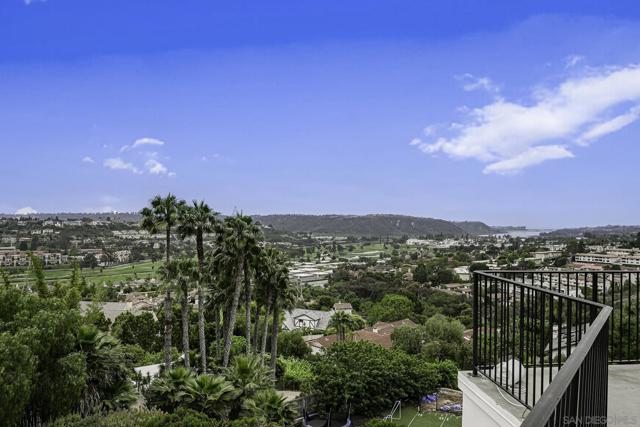 7335 El Fuerte St, Carlsbad CA: https://media.crmls.org/mediaz/a67cd4d1-c46c-4f28-b992-49b820b6b6c1.jpg
