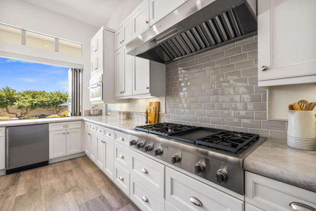 81350 Merv Griffin Way, La Quinta CA: https://media.crmls.org/mediaz/a67d40f3-87fc-4d5f-8903-6066589ad339.jpg