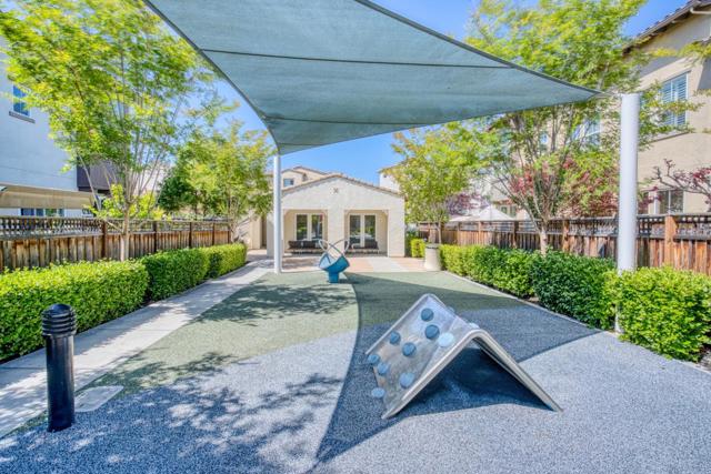 505 Holthouse Terrace, Sunnyvale CA: https://media.crmls.org/mediaz/a67d5faf-8dfe-4264-a137-6cd219f4294e.jpg