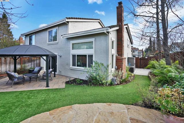 30 San Vicente Ct, Danville CA: https://media.crmls.org/mediaz/a67d8875-00a7-46ed-b173-5a5d7c01d992.jpg