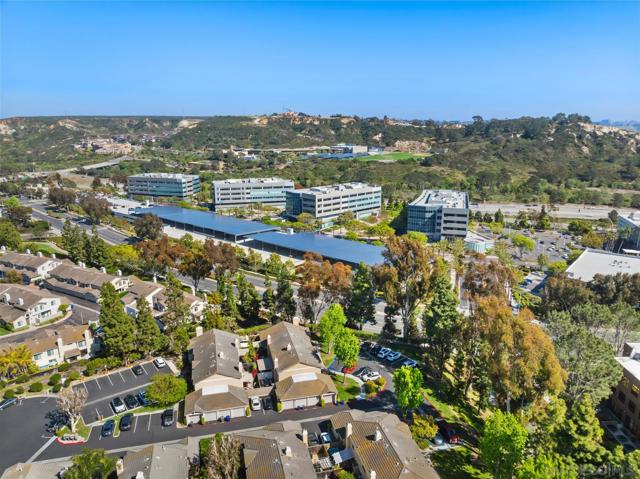 3731 Caminito Carmel Lndg, San Diego CA: https://media.crmls.org/mediaz/a67dfe02-0973-4d00-969c-7b0f4a2a2c1d.jpg