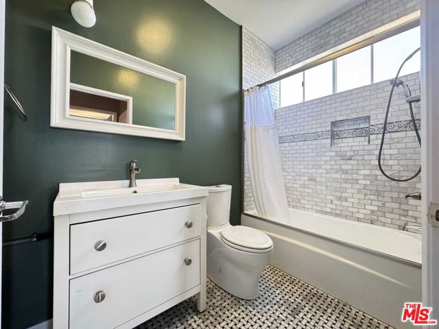 19350 Sherman Way, 318 photo 8