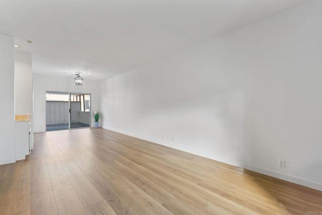 7727 Caminito Monarca, Carlsbad CA: https://media.crmls.org/mediaz/a67e4e62-69b1-438c-a43d-5d1e9bfdefad.jpg