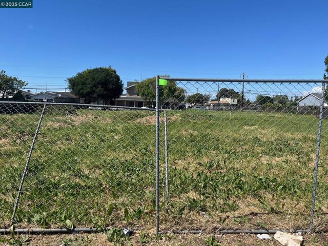 0 Gertrude, Richmond CA: https://media.crmls.org/mediaz/a67eb7cd-eba8-4509-9609-10ff47939bad.jpg