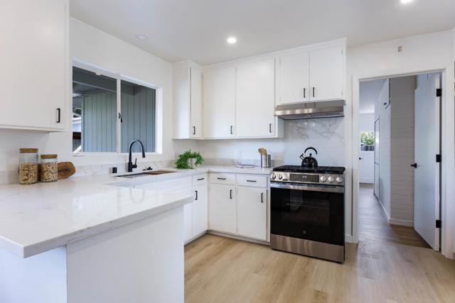 12540 Robleda Road, Los Altos Hills CA: https://media.crmls.org/mediaz/a67ebdb8-8ca9-4427-b06d-15b18679e708.jpg
