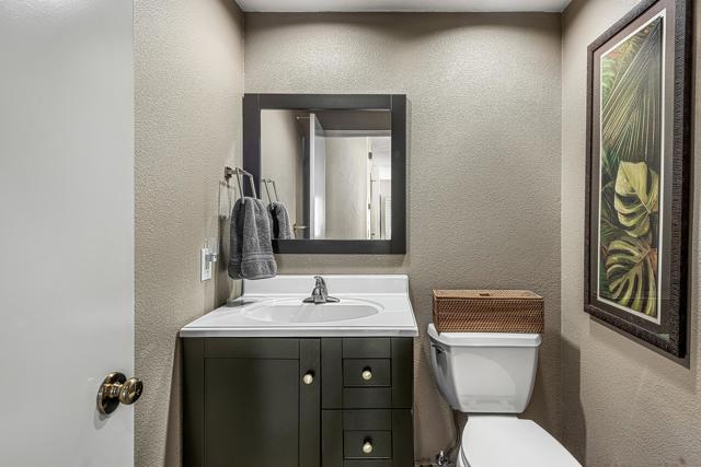 618 Vista Lago N Circle, Palm Desert CA: https://media.crmls.org/mediaz/a67f2dd1-300c-4fcc-9035-3f315cb41863.jpg
