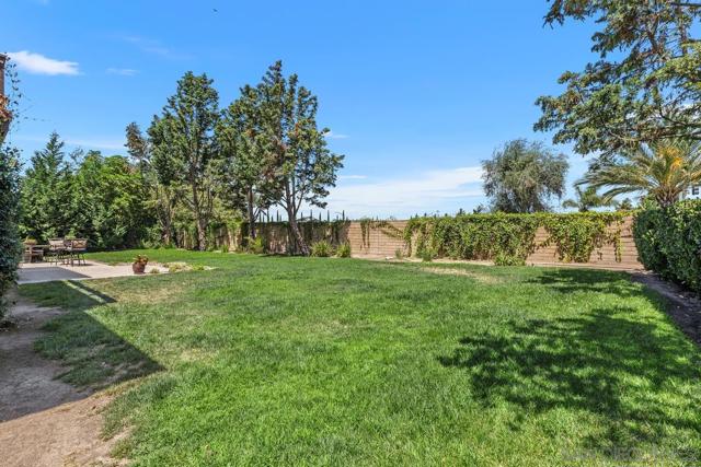 1833 Corte Galeana, Chula Vista CA: https://media.crmls.org/mediaz/a67fd5c0-3fe2-4d80-8c97-da291d8de194.jpg
