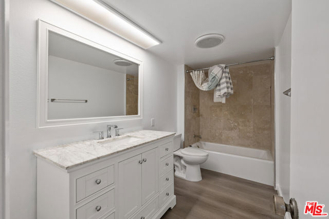 2700 Cahuenga Boulevard, Los Angeles CA: https://media.crmls.org/mediaz/a6800523-cd70-4718-b49f-c955bb6c0ccb.jpg