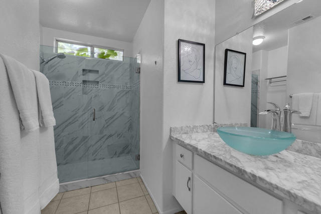 Image 21 of 33 For 45360 Desert Fox Drive