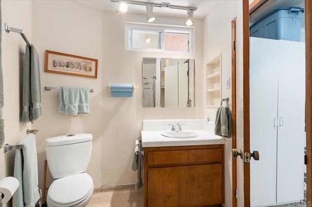 Detail Gallery Image 52 of 60 For 945 El Paseo, Vista,  CA 92084 - 4 Beds | 3 Baths