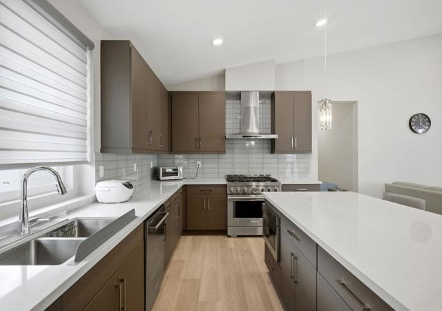 Detail Gallery Image 10 of 32 For 10433 Newbliss Way, San Diego,  CA 92126 - 3 Beds | 2 Baths