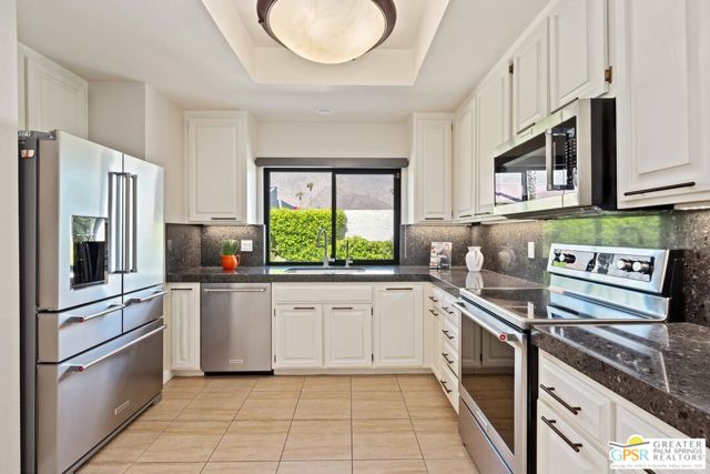 1346 E Andreas Road, Palm Springs CA: https://media.crmls.org/mediaz/a681b8b6-69af-44b6-9206-c888c8ff6a8f.jpg