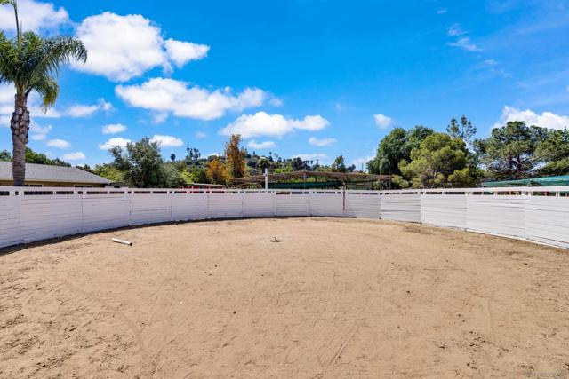 13918 Putney Rd, Poway CA: https://media.crmls.org/mediaz/a682d13c-4157-4560-bb50-a6ce45f69c61.jpg