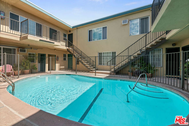 1330 S Barrington Avenue, Los Angeles CA: https://media.crmls.org/mediaz/a682df8c-334d-484f-844d-753198dd552c.jpg