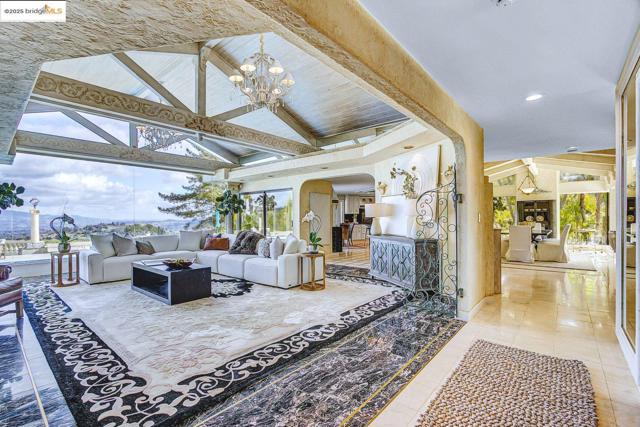 4146 Canyon Rd, Lafayette CA: https://media.crmls.org/mediaz/a6837def-fd0a-4e92-a023-acd01aaefb7a.jpg