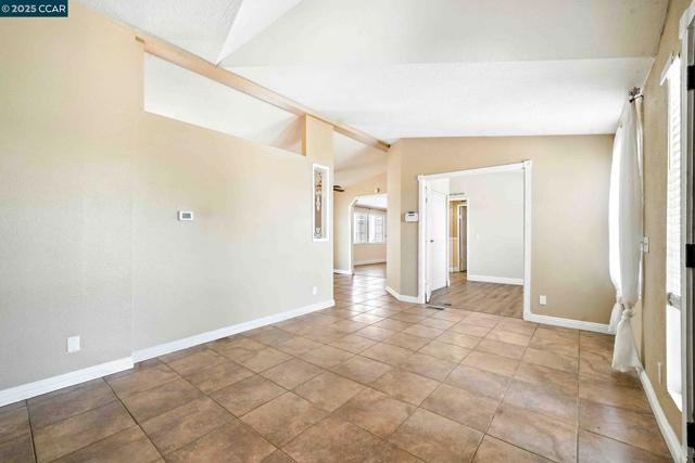 1950 Tule Ln, Knightsen CA: https://media.crmls.org/mediaz/a683f442-1687-48bf-ba1e-e690278b7fcf.jpg