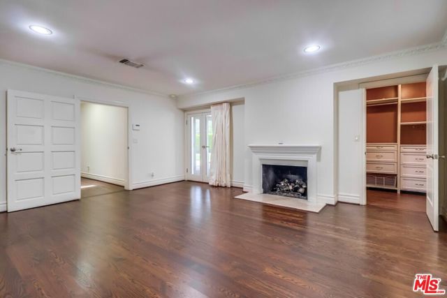 114 S Layton Drive, Los Angeles CA: https://media.crmls.org/mediaz/a683faf5-27a6-4e7d-88ee-e24cbf2e78e9.jpg