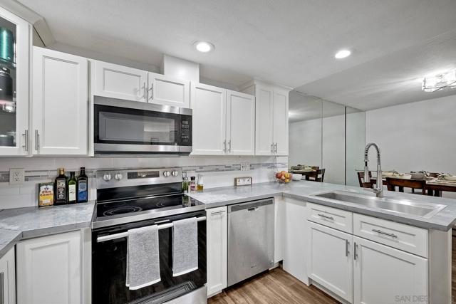 1721 Melrose Ave, Chula Vista CA: https://media.crmls.org/mediaz/a6844ad0-0606-490d-b426-723e62b06522.jpg