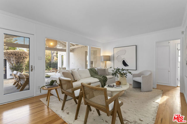 1016 Indiana Court, Venice CA: https://media.crmls.org/mediaz/a68669ce-3764-4f7c-a342-35809ec2326e.jpg